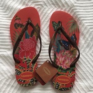 Havaianas flip flops nwt never worn - unique